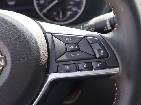 Used 2025 Nissan Sentra SR FWD image 13