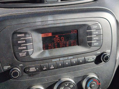 Used 2016 Kia Soul image 19