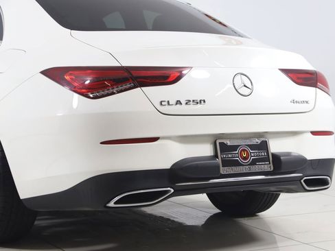 Used 2021 Mercedes-Benz CLA 250 4MATIC w/ Premium Package image 21