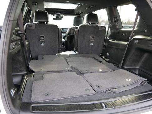 Used 2024 Jeep Grand Cherokee L Limited w/ Luxury Tech Group II AWD/4WD image 14