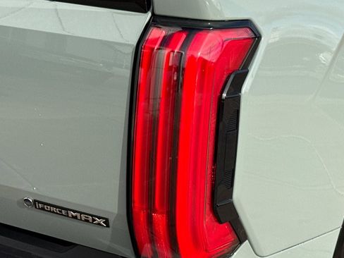 New 2026 Toyota Tundra Platinum image 32