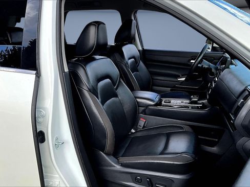 Used 2023 Nissan Pathfinder SL image 29