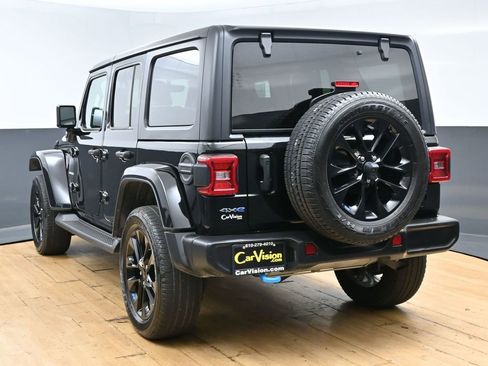 Used 2023 Jeep Wrangler Unlimited Sahara w/ Cold Weather Group AWD/4WD image 7