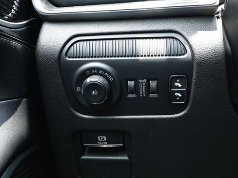 Used 2023 Jeep Wagoneer L Series II AWD/4WD image 15