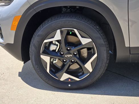 New 2026 Kia Seltos S AWD/4WD image 8
