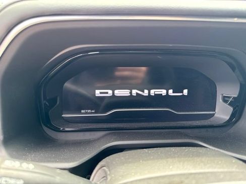 Used 2023 GMC Yukon Denali Ultimate AWD/4WD image 9