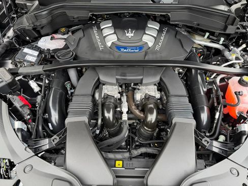 New 2026 Maserati Grecale Modena image 9