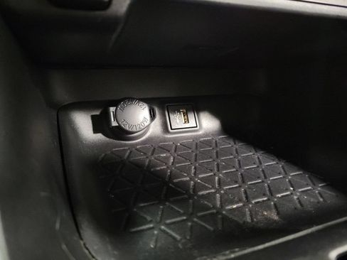 Used 2023 Toyota RAV4 LE AWD/4WD image 17
