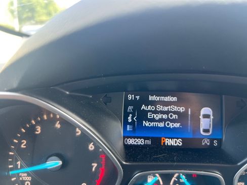 Used 2018 Ford Escape SE w/ SE Sync 3 Package FWD image 21