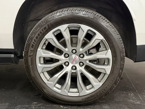 Used 2022 GMC Yukon XL Denali AWD/4WD image 17