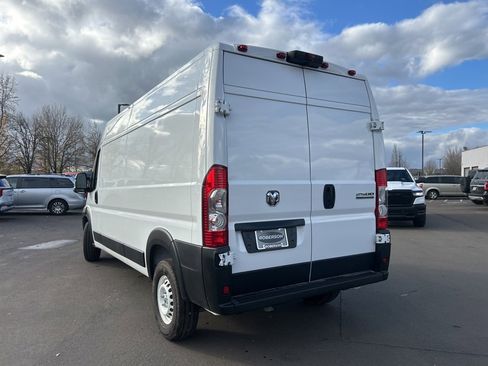 Used 2025 RAM ProMaster 2500 w/ Storage Group image 2