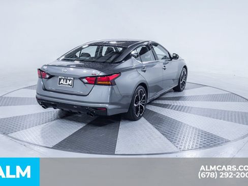 Used 2025 Nissan Altima 2.5 SR FWD image 14