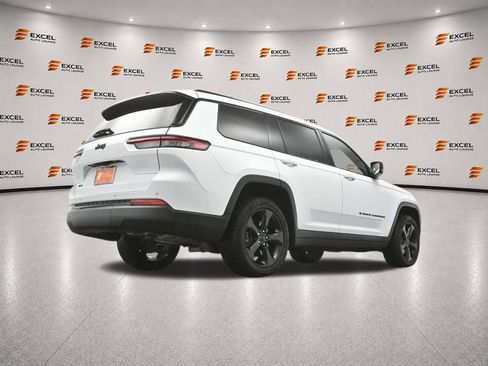Used 2023 Jeep Grand Cherokee L Laredo AWD/4WD image 42
