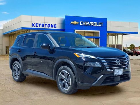 Used 2025 Nissan Rogue SV FWD image 1