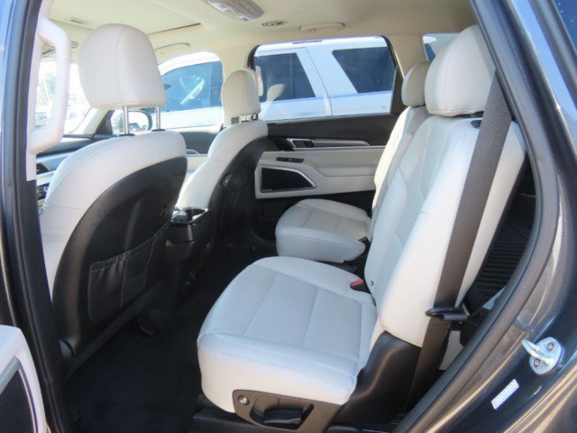 Used 2020 Kia Telluride S FWD image 14