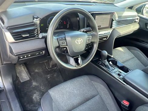 Used 2025 Toyota Camry LE FWD image 23