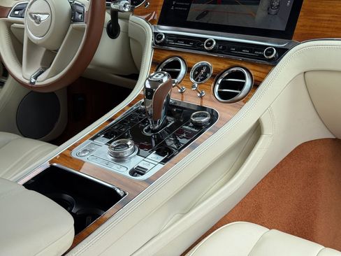 Used 2020 Bentley Continental GT image 22