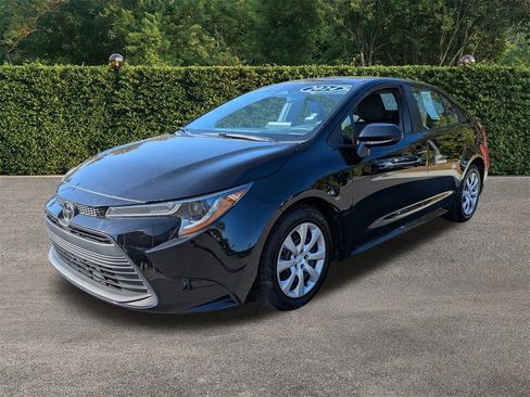 Used 2024 Toyota Corolla LE image 8