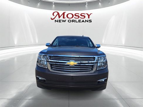Used 2018 Chevrolet Suburban Premier image 2