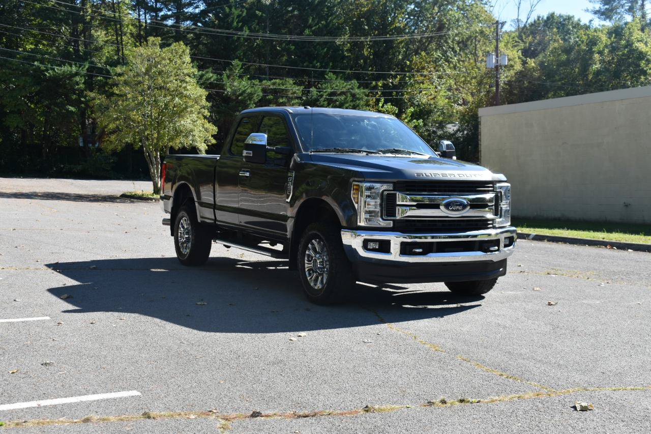 Used 2018 Ford F250 XLT w/ XLT Premium Package AWD/4WD image 9