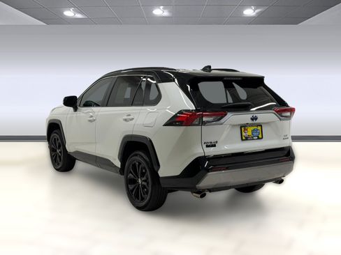 Used 2022 Toyota RAV4 XSE AWD/4WD image 2