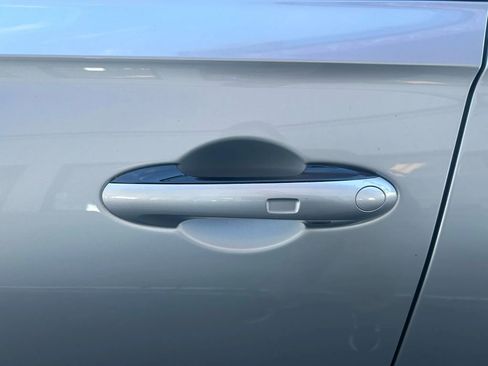 Used 2021 Bentley Flying Spur W12 image 19