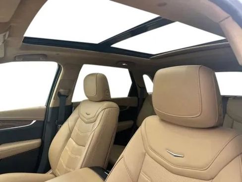 Used 2024 Cadillac XT5 Premium Luxury w/ Platinum Package AWD/4WD image 11