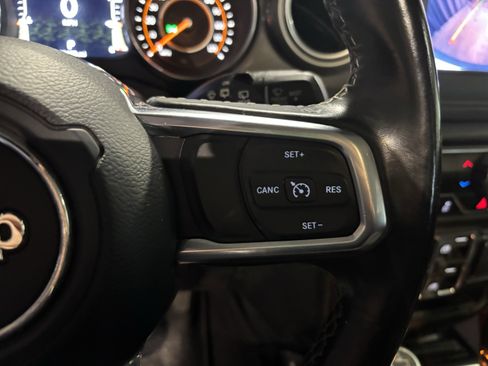 Used 2020 Jeep Wrangler Unlimited Sahara image 21