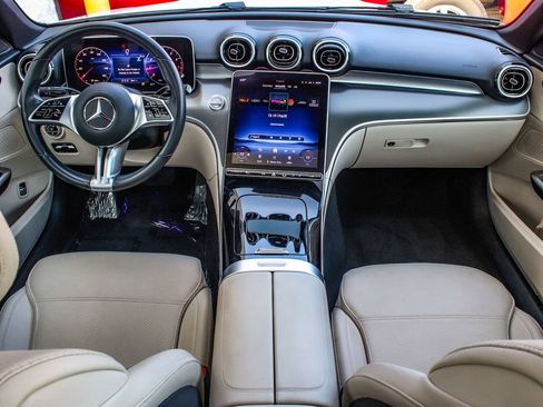 Used 2025 Mercedes-Benz C 300 4MATIC Sedan image 34