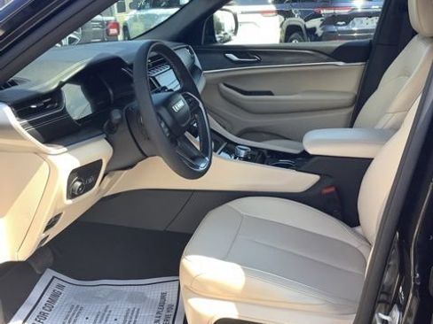 Certified 2023 Jeep Grand Cherokee Limited AWD/4WD image 20