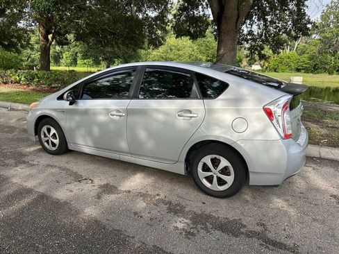 Used 2014 Toyota Prius Two FWD image 4