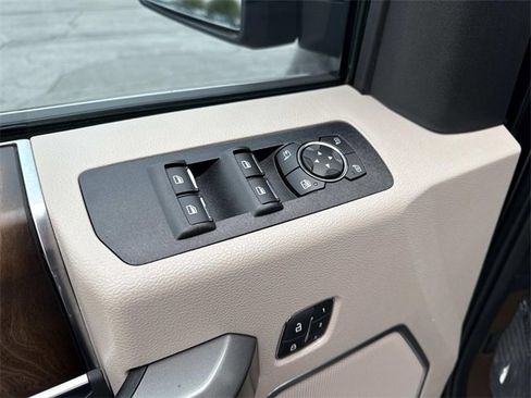 Used 2019 Ford F150 Limited w/ Trailer Tow Package image 8