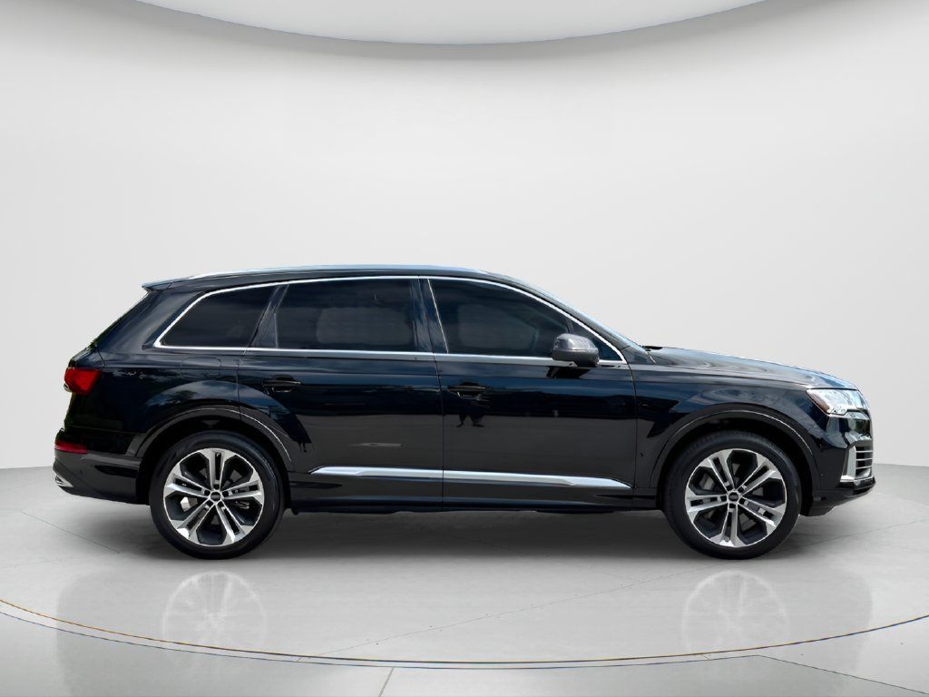 Used 2023 Audi Q7 3.0T Premium Plus AWD/4WD image 4