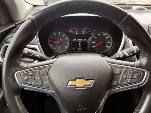 Used 2018 Chevrolet Equinox LT image 18