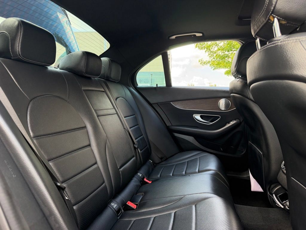 Used 2019 Mercedes-Benz C 300 4MATIC Sedan image 36
