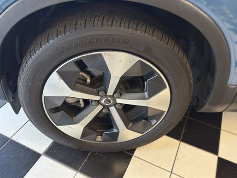 Used 2023 Volvo XC40 B5 Plus w/ Driver Assist Package AWD/4WD image 9