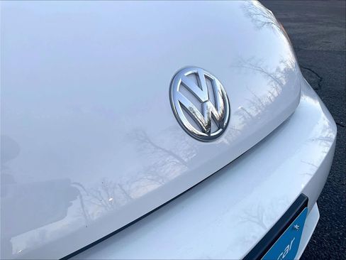 Used 2019 Volkswagen Beetle 2.0T SE image 29