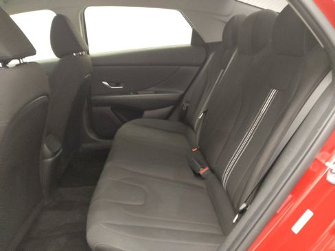 Used 2023 Hyundai Elantra SEL w/ Convenience Package FWD image 18