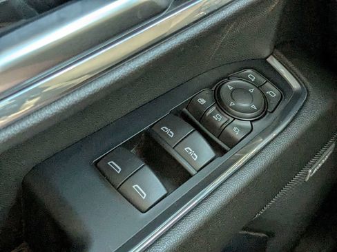 Used 2024 Chevrolet Silverado 2500 LTZ w/ LTZ Convenience Package AWD/4WD image 25