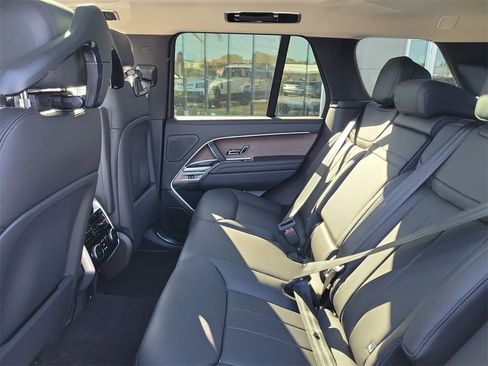 New 2026 Land Rover Range Rover SE image 16