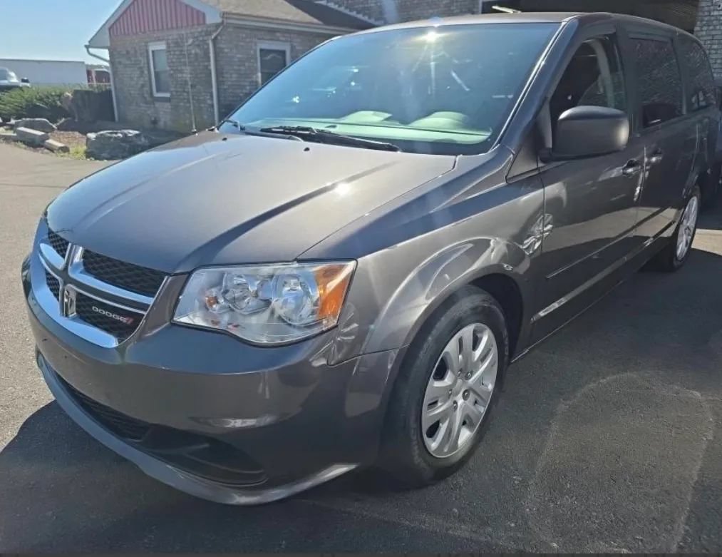 Used 2017 Dodge Grand Caravan SE w/ Power Window Group FWD image 2