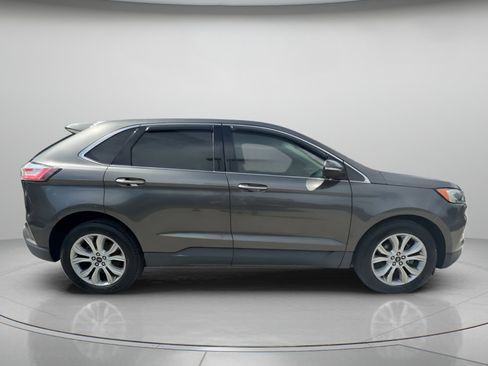 Certified 2019 Ford Edge Titanium w/ Equipment Group 301A FWD image 34