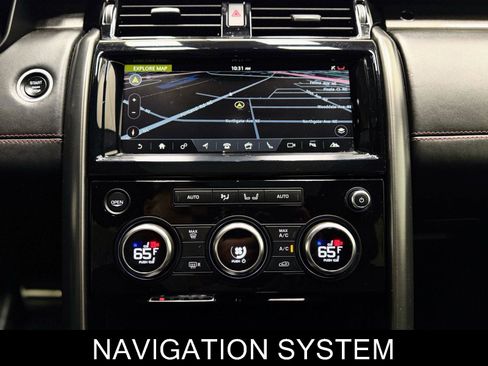 Used 2017 Land Rover Discovery HSE image 29