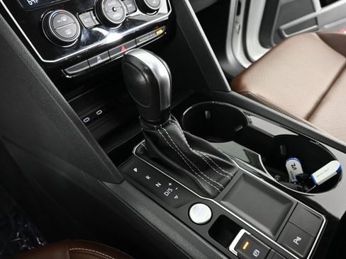 Certified 2022 Volkswagen Atlas SE w/ Black Wheel Package image 27