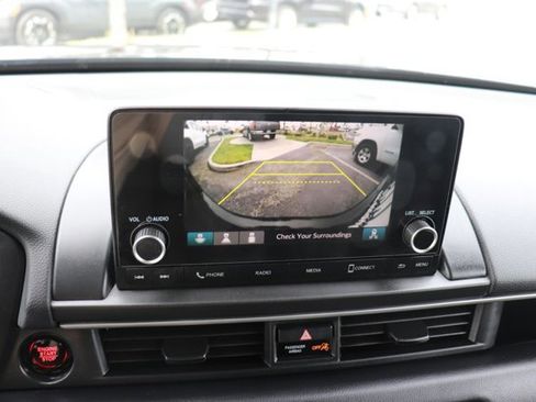 Used 2025 Honda Pilot Sport image 32