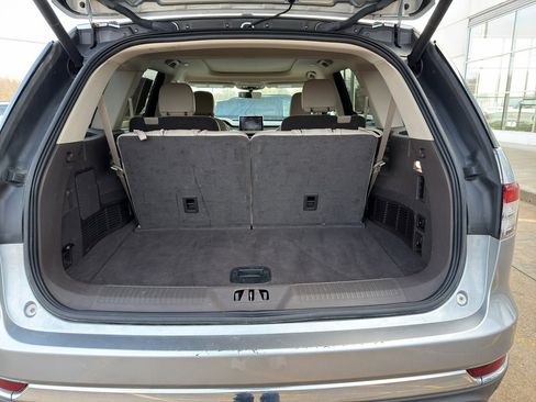 Used 2023 Lincoln Aviator AWD w/ Premium Package image 15