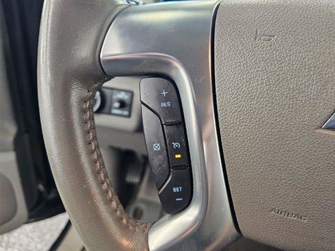 Used 2016 Chevrolet Traverse LT w/ Style and Technology Package FWD image 18