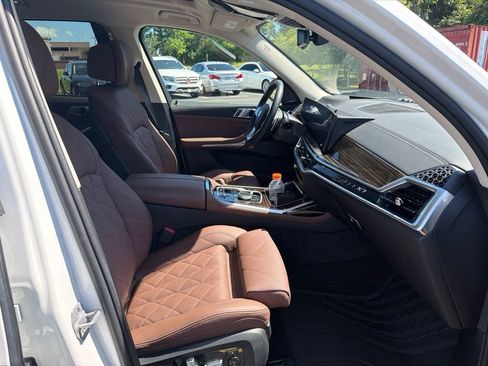 Certified 2025 BMW X7 xDrive40i w/ Premium Package AWD/4WD image 11