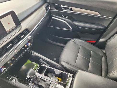 Used 2022 Kia Telluride EX w/ EX Premium Package image 13