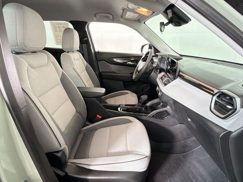 Used 2025 Chevrolet TrailBlazer LS w/ LS Convenience Package image 29